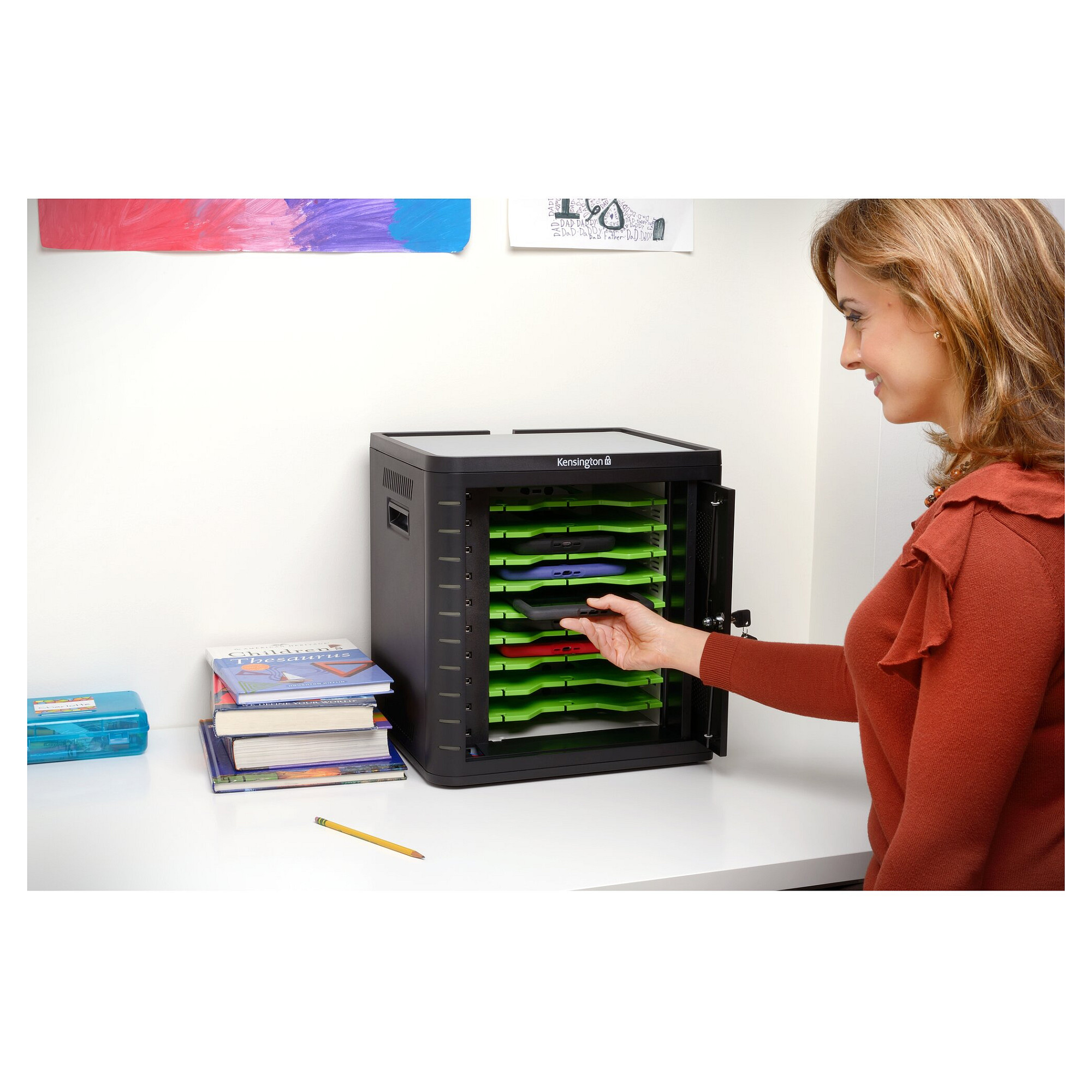 Kensington K67862EU charging station organizer