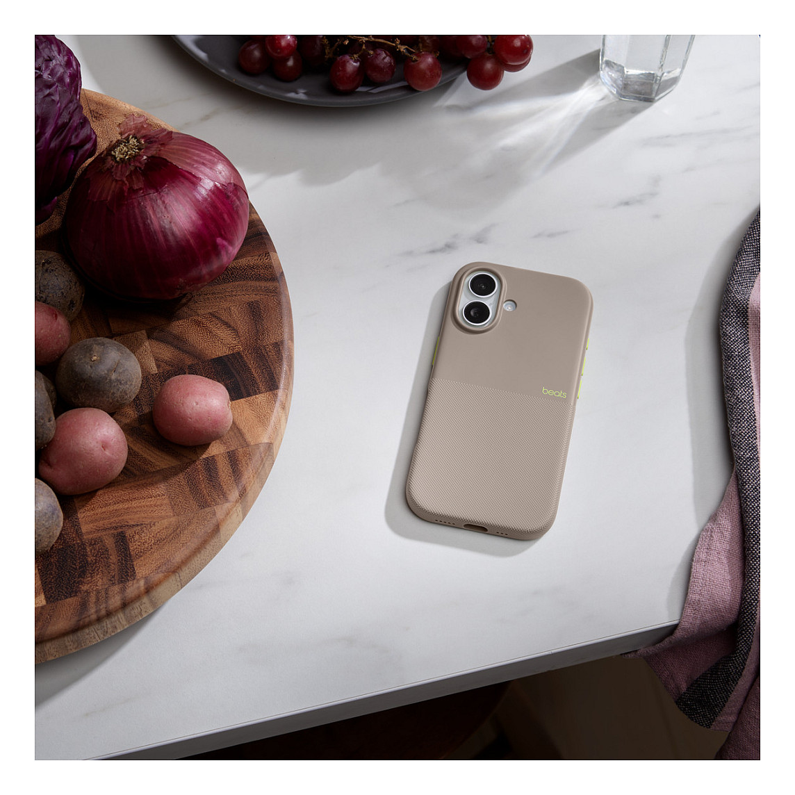 Apple MGK04LL/A mobile phone case