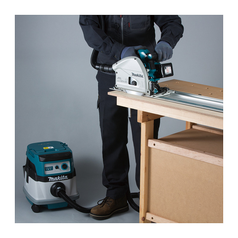 Makita DSP600Z portable circular saw