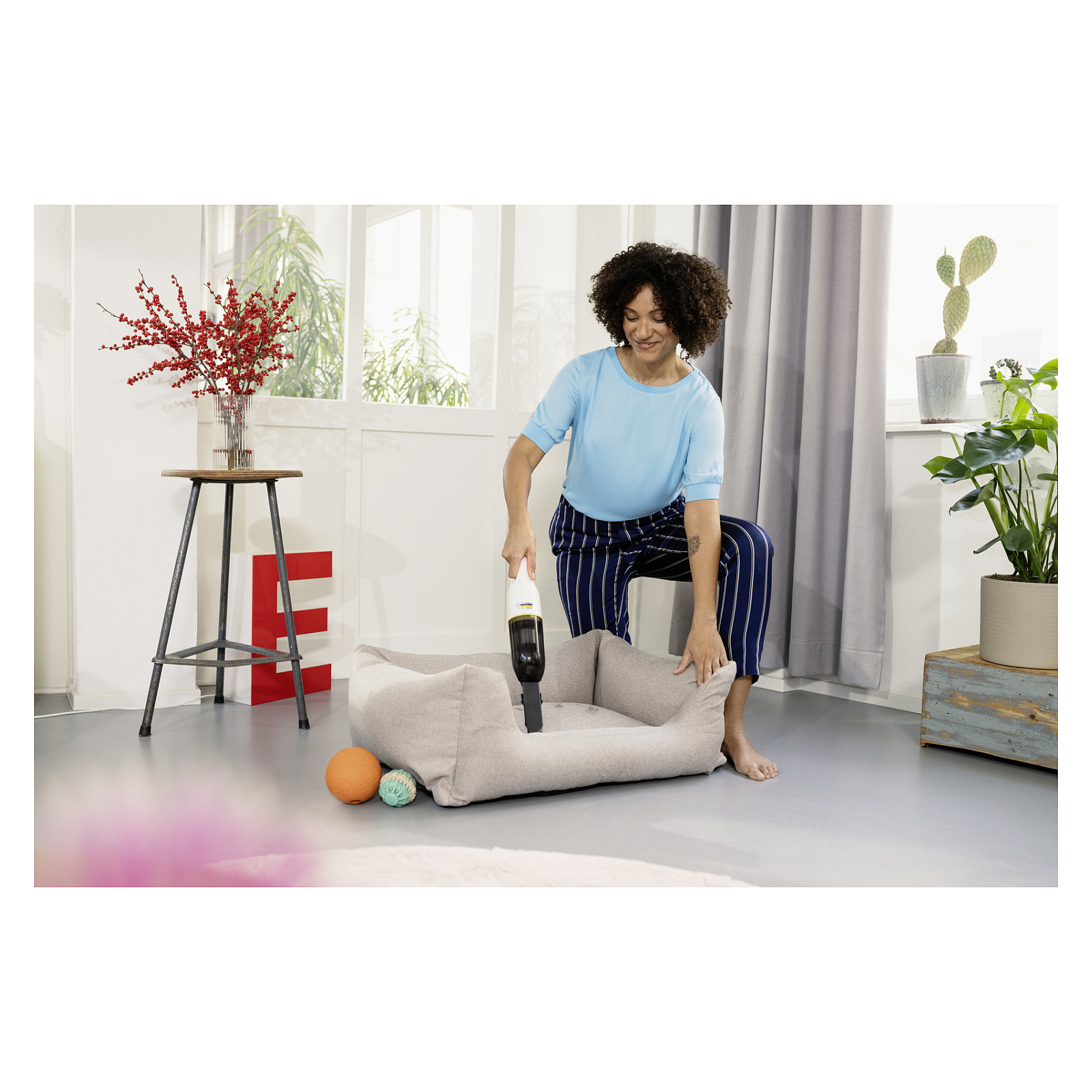 Kärcher CVH 2 handheld vacuum
